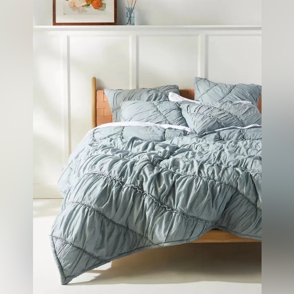 Anthropologie Textured Marilla Quilt Comforter - King